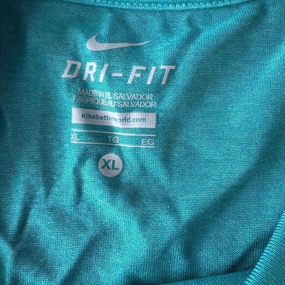 Nike long sleeve boys shirt - Picture 3 of 4